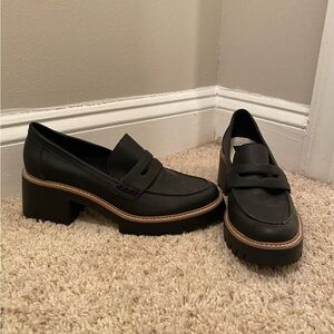 Size 10 Women Dolce Vita Black Slip on Shoes!